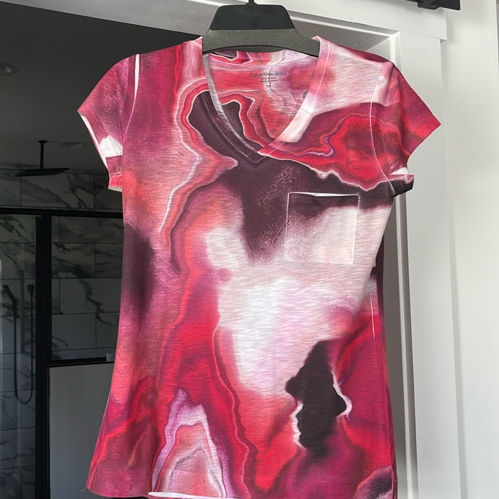 Calvin Klein Jeans, Abstract Print V- Neck Tee - Size S